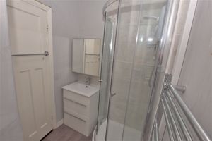 Shower room- click for photo gallery
